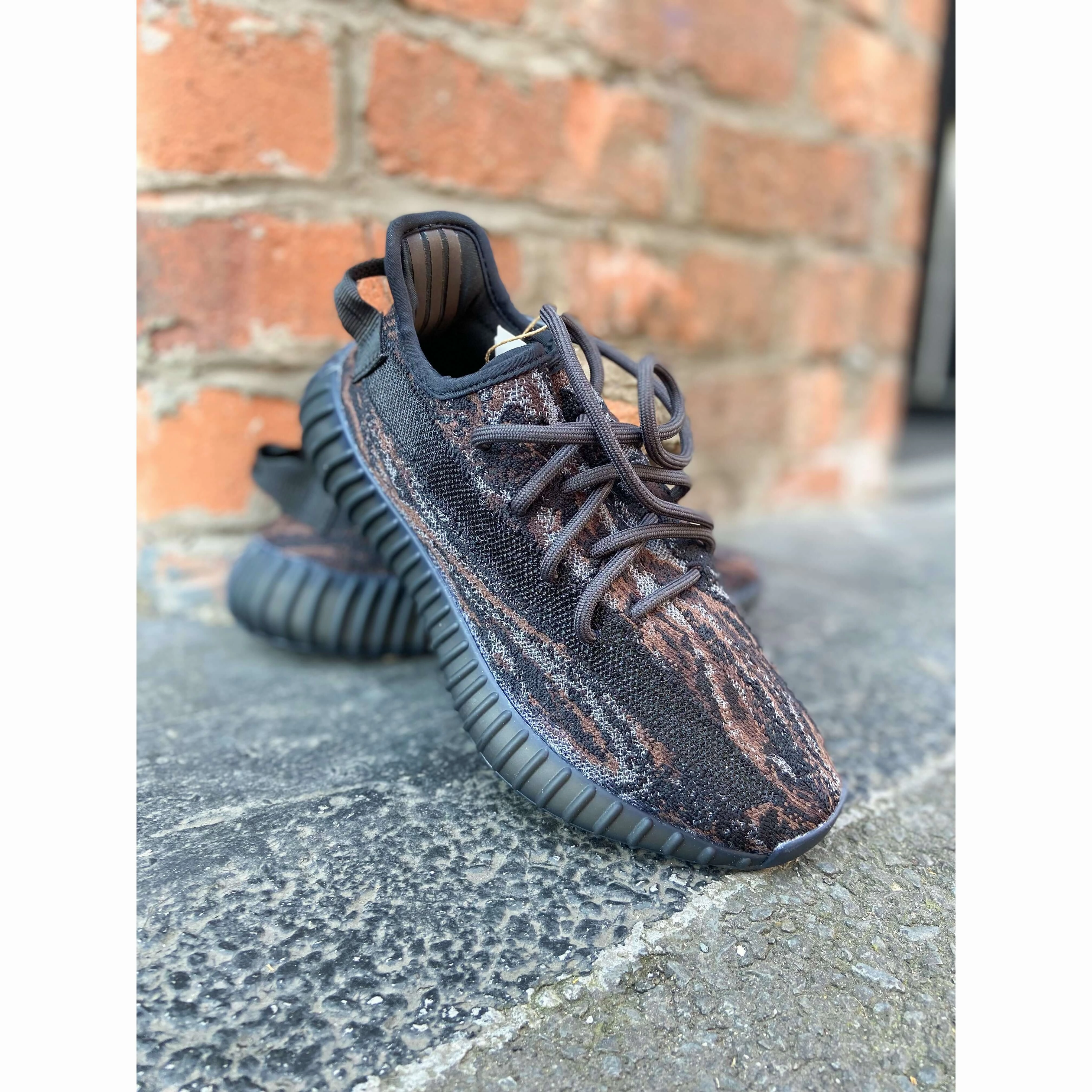 Adidas Yeezy Boost 350 V2 MX Rock Weekend Fit