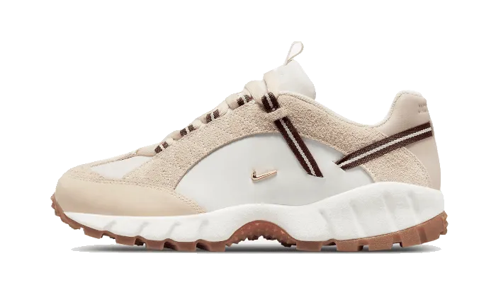 running for a way to stay independent Air Humara LX Jacquemus Beige