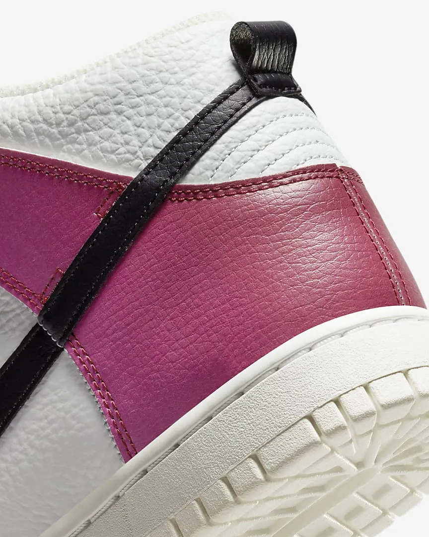 weekend runners Warm - weather running WMNS DUNK HIGH