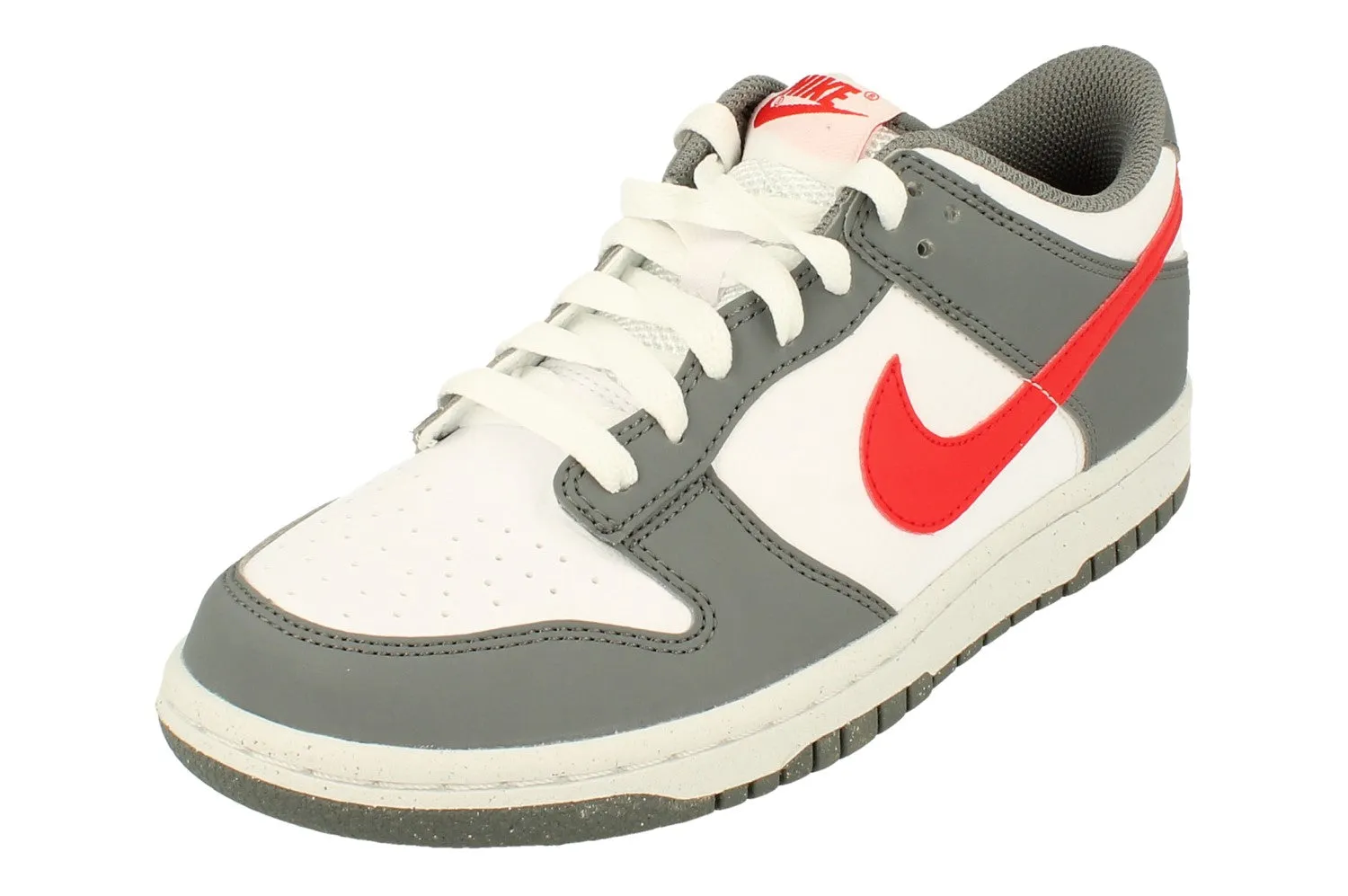 running in a salt flat area shoes Single - layer Nike Dunk Low Nn GS Trainers Fb8038 001