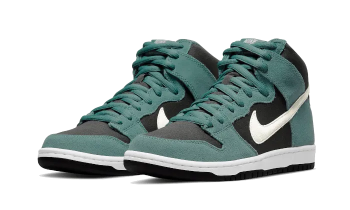 Nike Nike SB Dunk High Green Suede Luxurious breathability