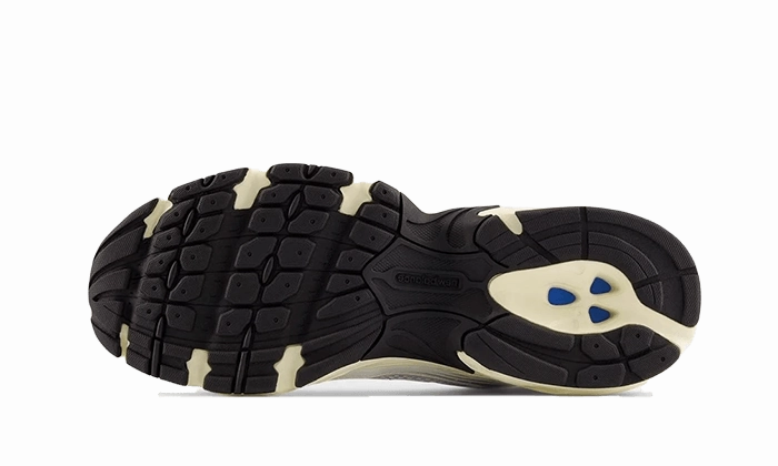 Transit Style Athletic Fit New Balance 530 Silver Cream