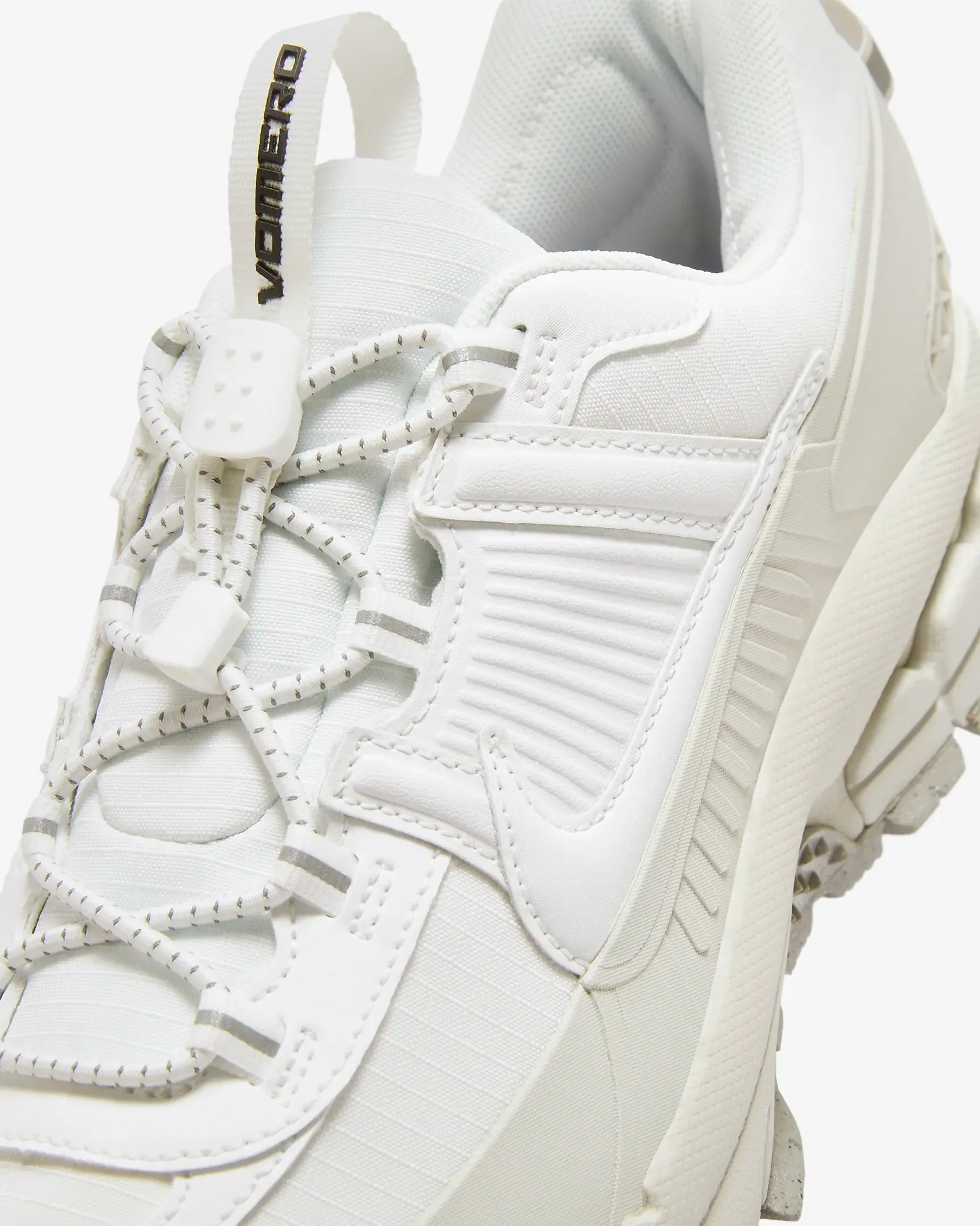 Nike Zoom Vomero Roam White Durable Lace System