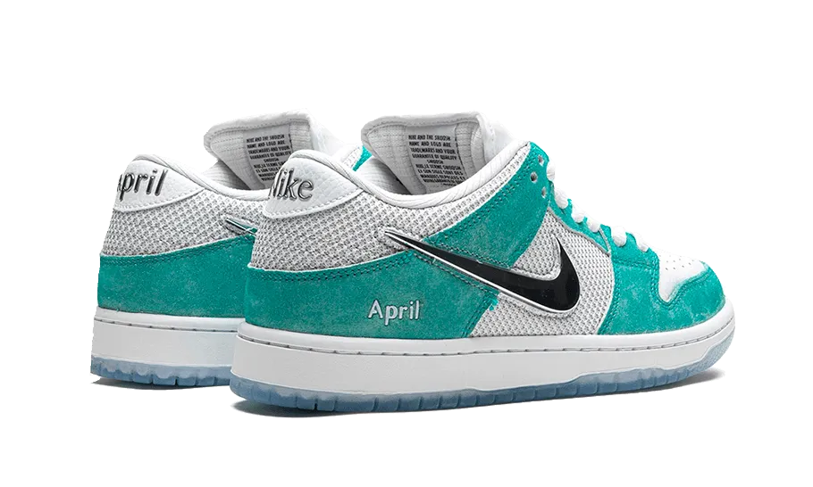 SB Dunk Low April Skateboards Toe Protection