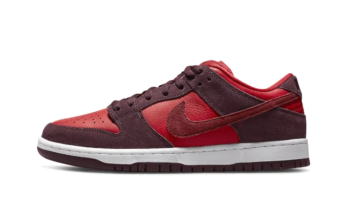 Style - and - function SB Dunk Low Cherry