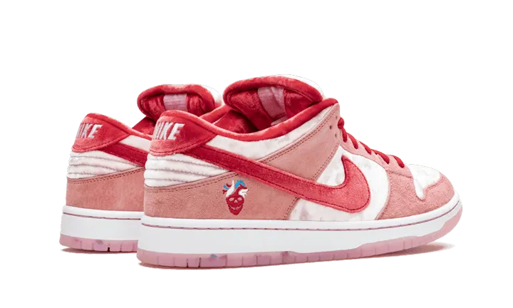 Track Performance SB Dunk Low StrangeLove