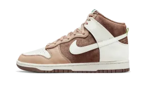 Nike Dunk High Light Chocolate Softer Touch Torsion Response Unit