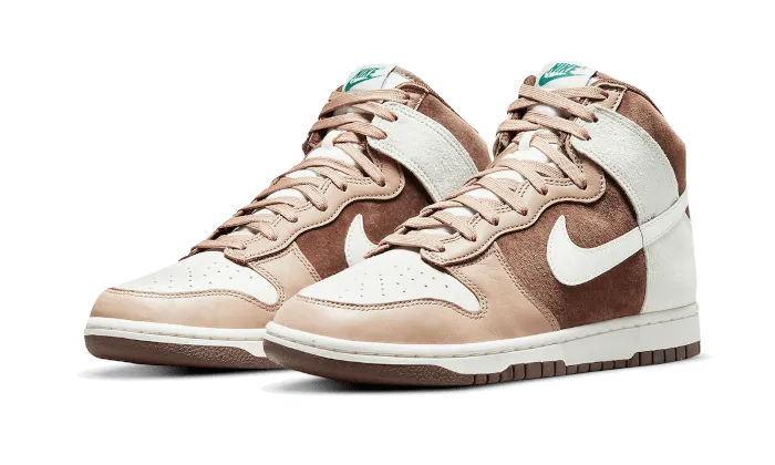 Heat Retention Bold Finish Nike Dunk High Light Chocolate