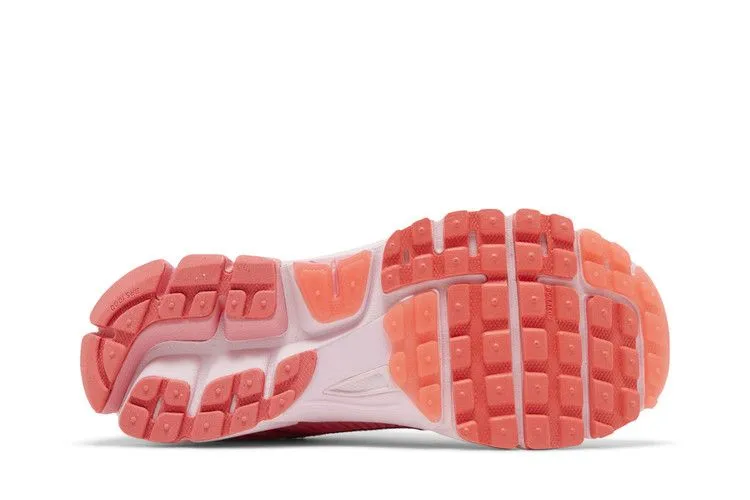Zoom Vomero 5 Coral Chalk Hot Punch Flat Ground unpadded - feature shoes