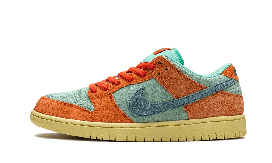 Nike SB Dunk Low Orange Emerald Rise comfort feature Outdoor Adventure