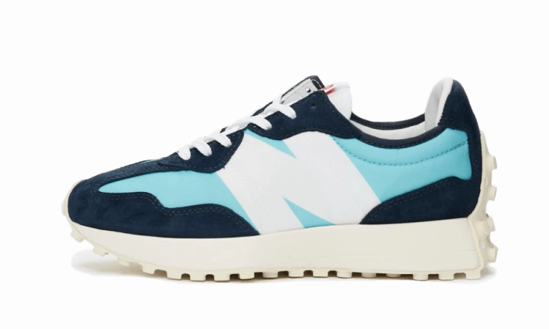 New Balance 327 Navy White Street Style