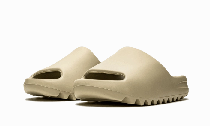 Yeezy Slide Pure (First Release) Seamless Walk