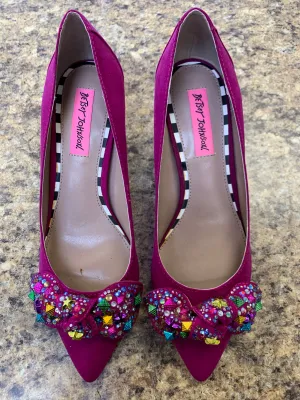 Shoes Heels Kitten By Betsey Johnson In Purple, Size: 7.5