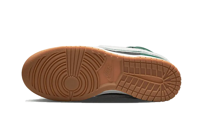 maximalist - feature shoes Dunk High Chenille Swoosh Black Green