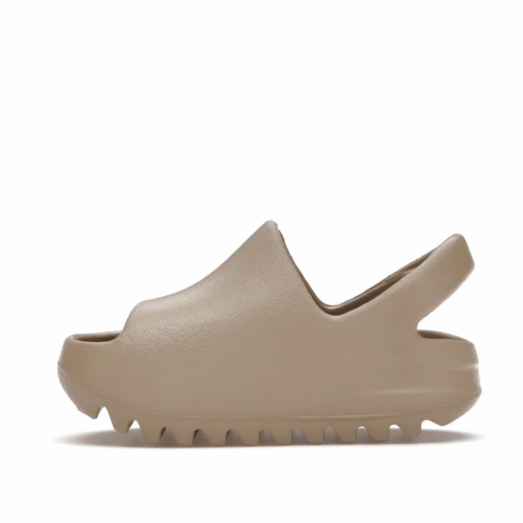 Effortless Fit Sandals Yeezy Slide Pure (Infants)