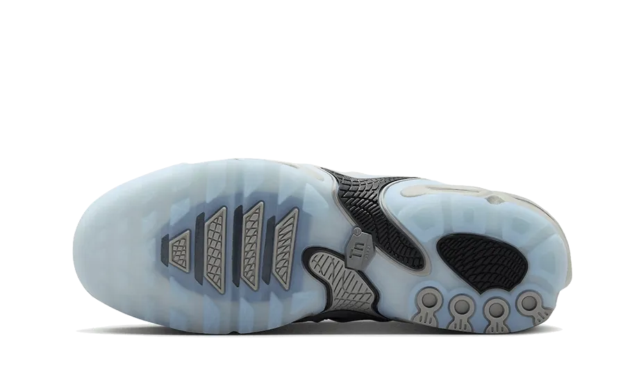 Retro Styling Moisture Wicking Lining Nike Air Max Plus Drift Light Smoke Grey