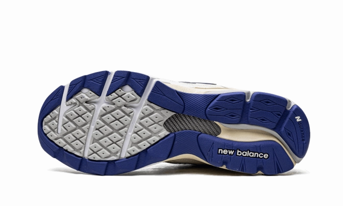 Tread Pattern Sport Fit New Balance 990V3 - Made In USA Cream Blue