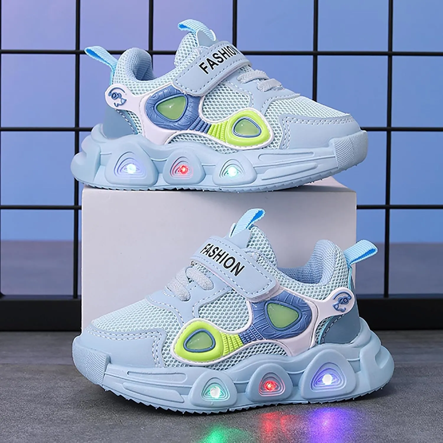 Sneakers for Girls Fashion Luminous Light Up Sports Shoes with Hook and Loop Kids LED Flashing Breathable Comfortable Shoes