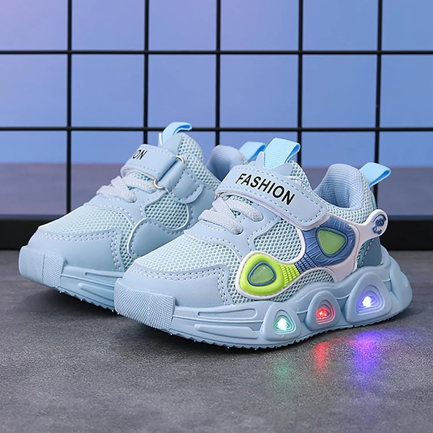 Sneakers for Girls Fashion Luminous Light Up Sports Shoes with Hook and Loop Kids LED Flashing Breathable Comfortable Shoes
