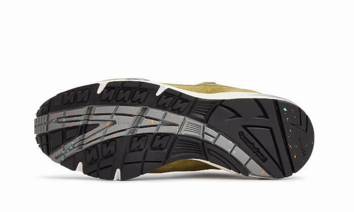 991 Made in UK Green Moss Motion Balance