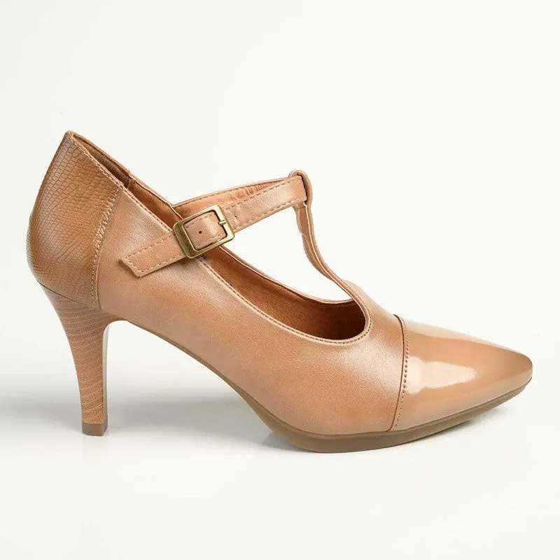 Soft Style Hush Puppies Phoenix Court Heel - Dark Beige
