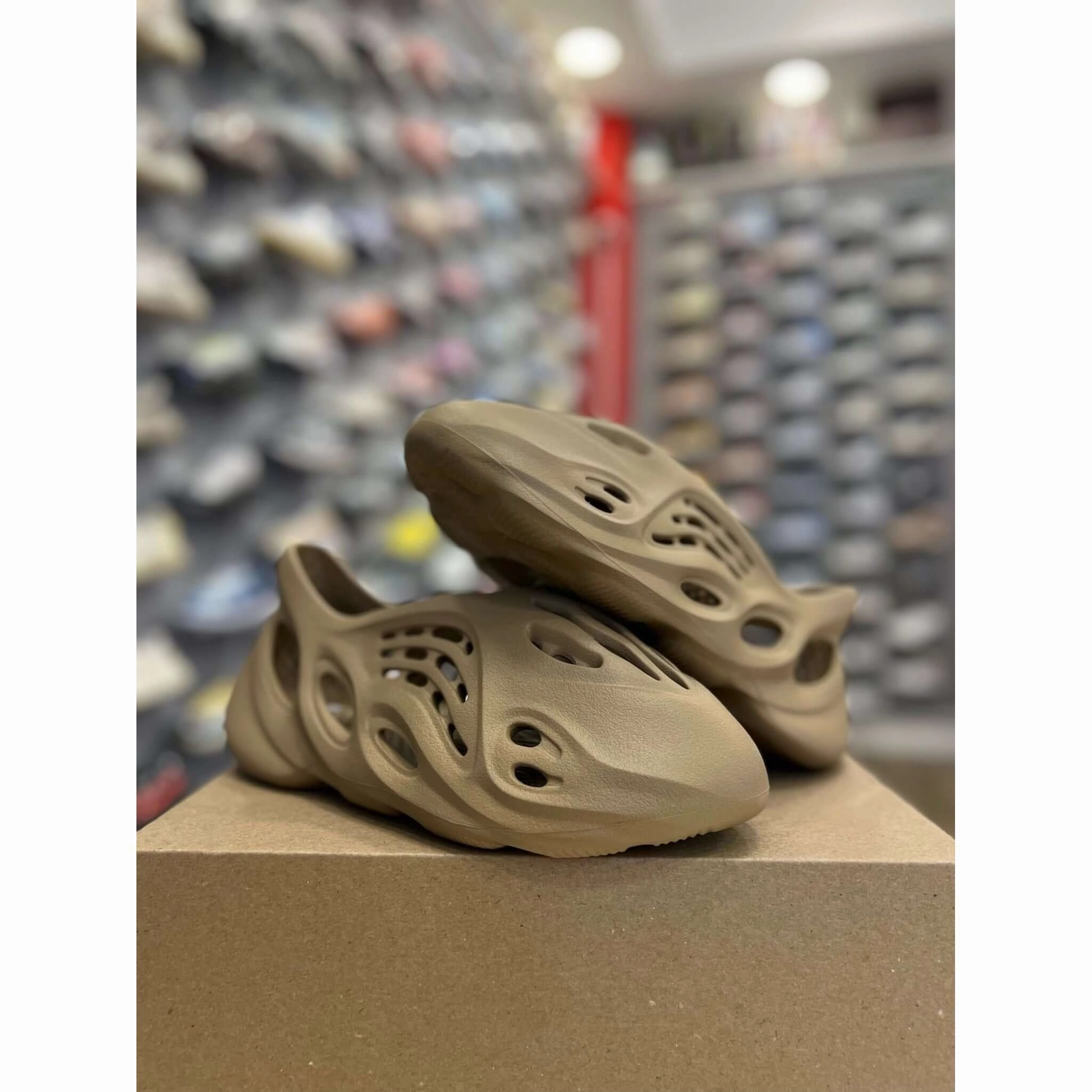 Comfort Memory Foam Low Top Design Adidas Yeezy Foam RNR Mist