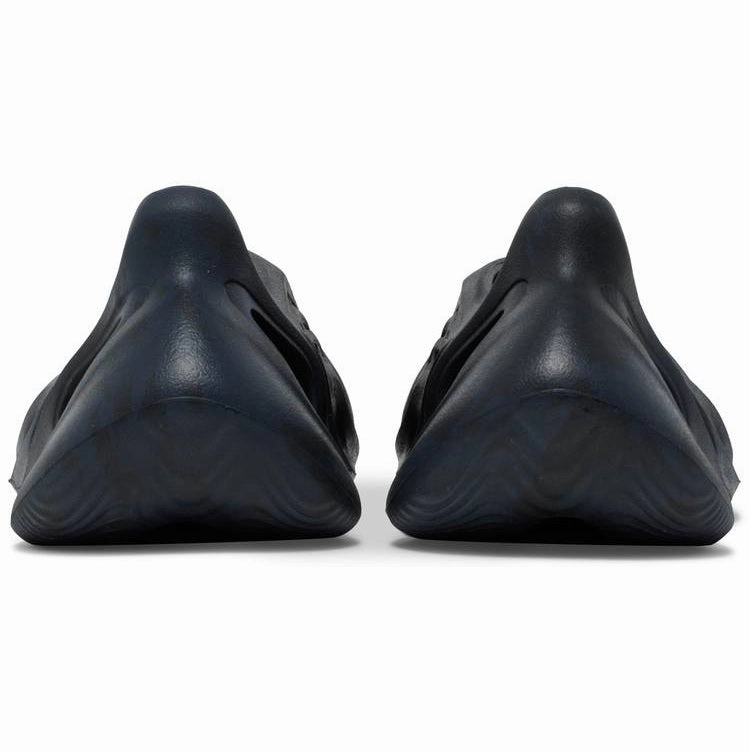 Adidas Yeezy Foam RNNR Mineral Blue Daily Movement Cloud Walk