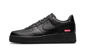 running in a tunnel area shoes soft - midsole - feature shoes Air Force 1 Low Black Supreme
