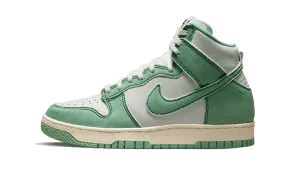 Dunk High 1985 Enamel Green Denim Swift Movement Smooth running experience