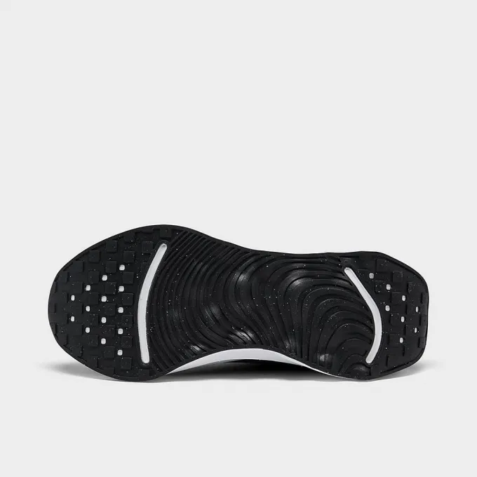 NIKE MOTIVA black-white Motion Vibe Bendable Heel Counter
