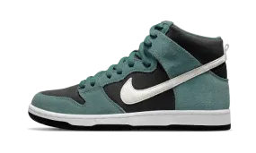 Gym Essential Nike SB Dunk High Green Suede