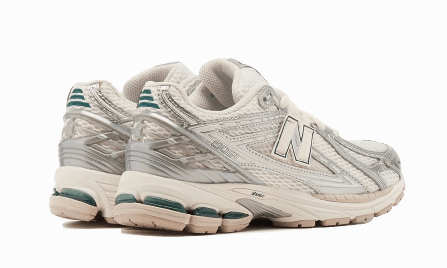 Outdoor Run 1906R Silver Metallic Cream