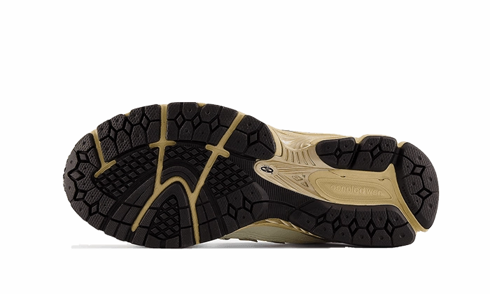 1906R White Grey Cream Structured sole