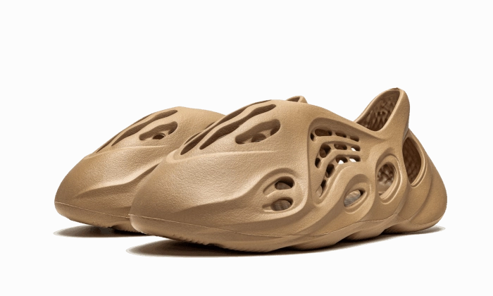 Total Support Yeezy Foam RNNR Ochre