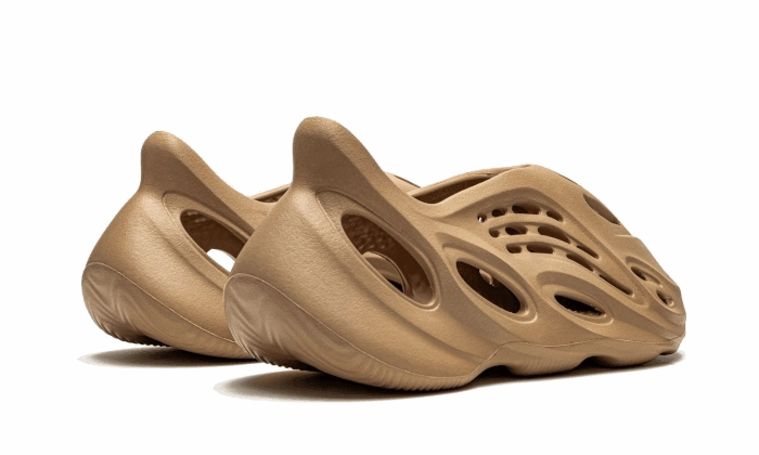 Heel Safe Yeezy Foam RNNR Ochre