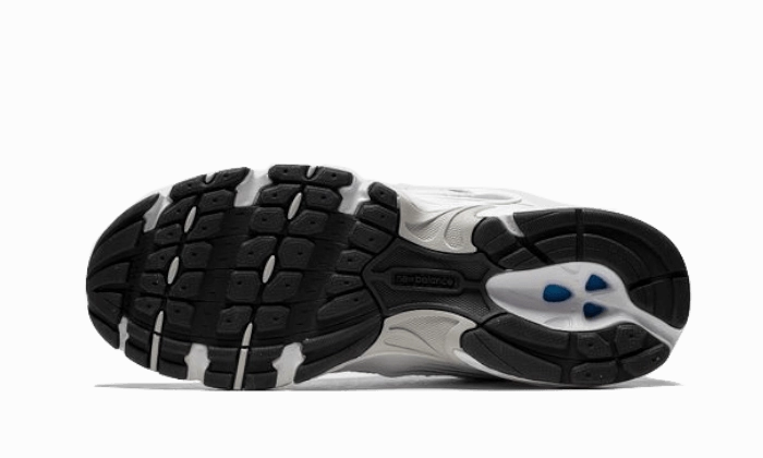 New Balance 530 Munsell White Layered silhouette GoodGrip