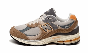 Endurance Style. Urban Sport New Balance 2002R Mushroom Hazy Peach