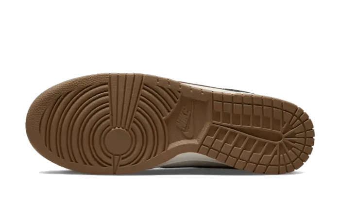 Contemporary Chic Modern Look Nike Dunk Low Retro Gorge Green