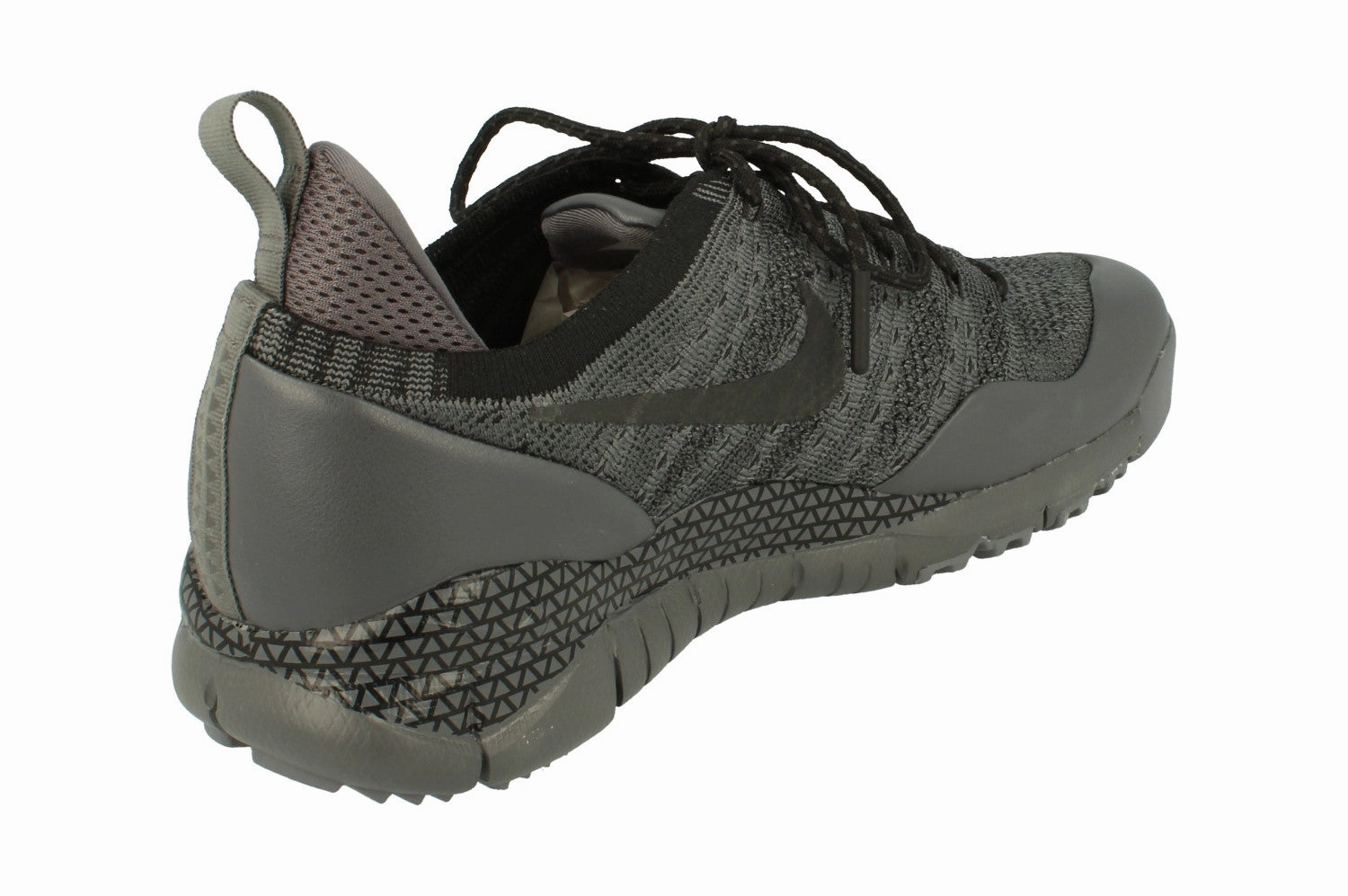 Nike Lupinek Flyknit Low Mens 882685 001 Zero Gravity Engineering Durable Outsole Rubber