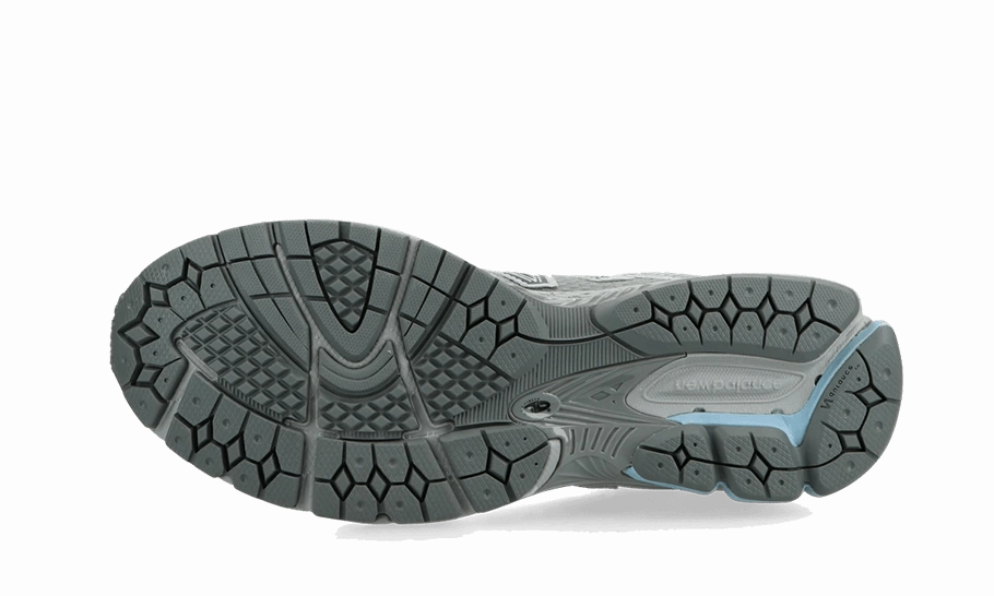 Responsive Foam Core Multi directional traction New Balance 860 V2 Grey Blue