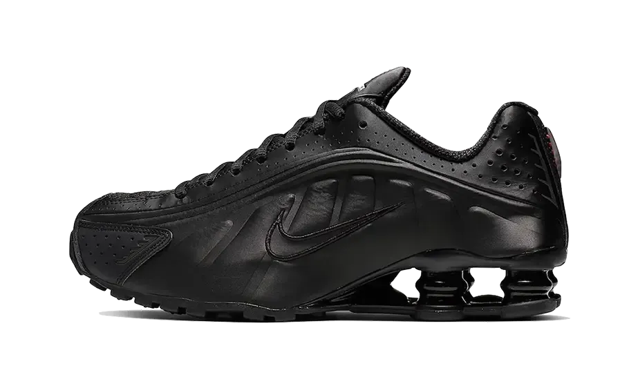 retro look Foot Hugging Nike Shox R4 Black