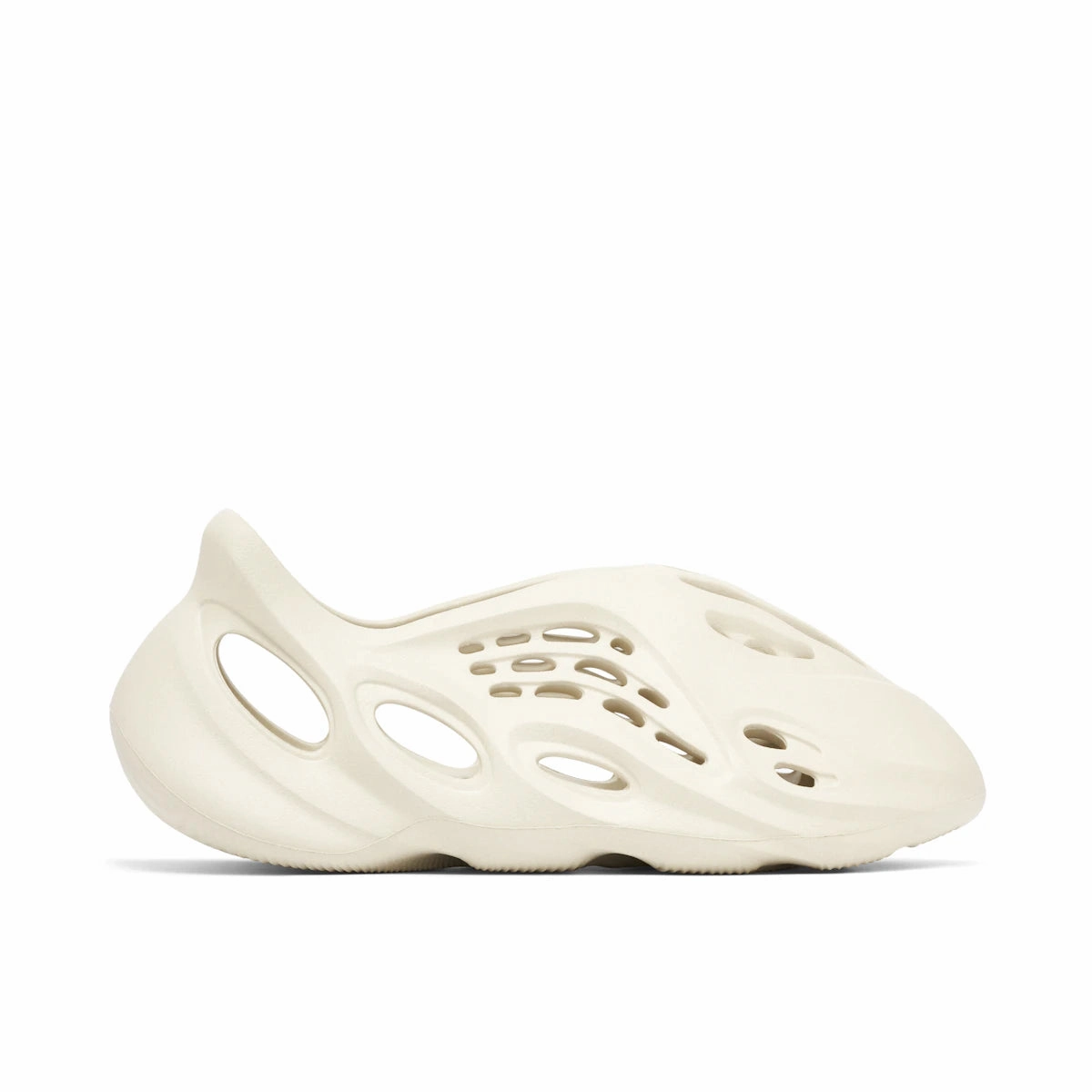 adidas Yeezy Foam RNR Sand Casual Vibe