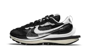 Vaporwaffle Sacai Black White plyometric - training running shoes