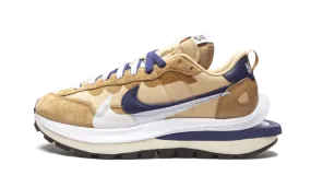 marathon runner shoes Vaporwaffle Sacai Tan Navy
