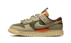 Dunk Low Remastered Medium Olive runner
