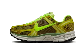 softball shoes Vomero 5 Olive Flak Volt