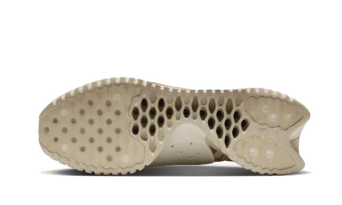 running in a desert oasis area shoes Moc Flow SP Undercover Ale Brown