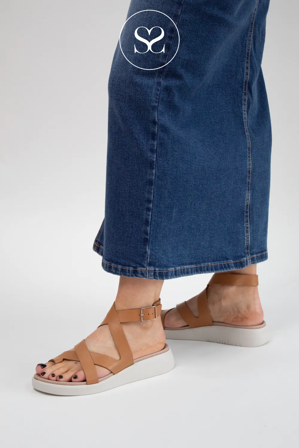 WONDERS C-6502 TAN LEATHER LOW WEDGE GLADIATOR SANDALS