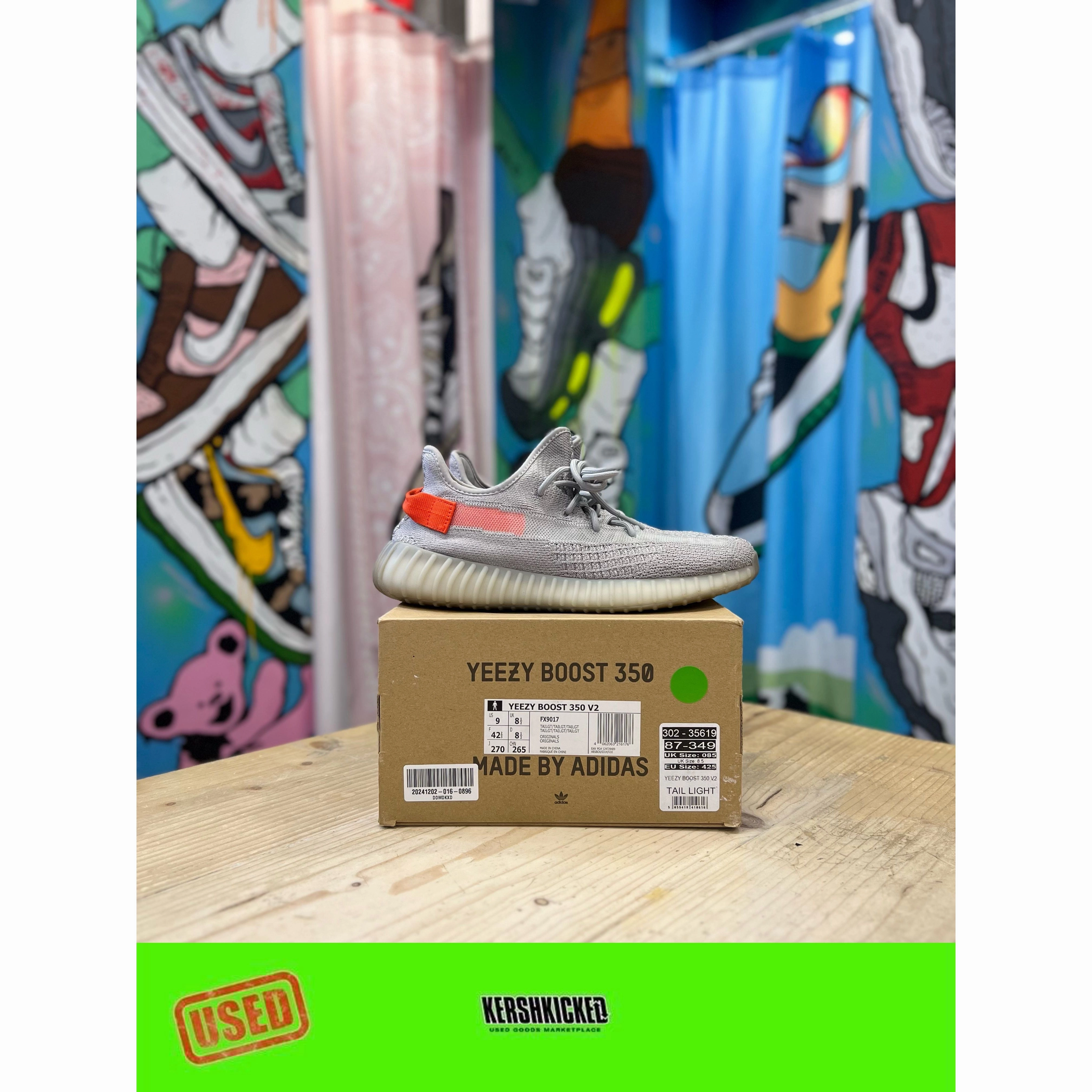 Yeezy 350 Tail Light UK8.5 Race Pace Trend Fit