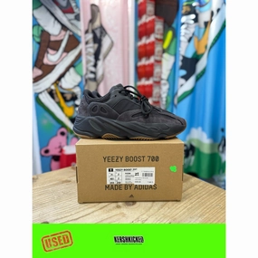 Versatile Style Easy to Wear Yeezy 700 Boost Utility Black UK7